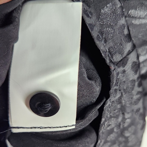 Lilly Pulitzer Hensley Top Blouse Leopard Jacquard Small Black Whimsigoth NWT - Picture 8 of 10